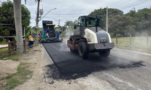 Asfaltamento da estrada Roma-Getulândia avança em trecho de Volta Redonda